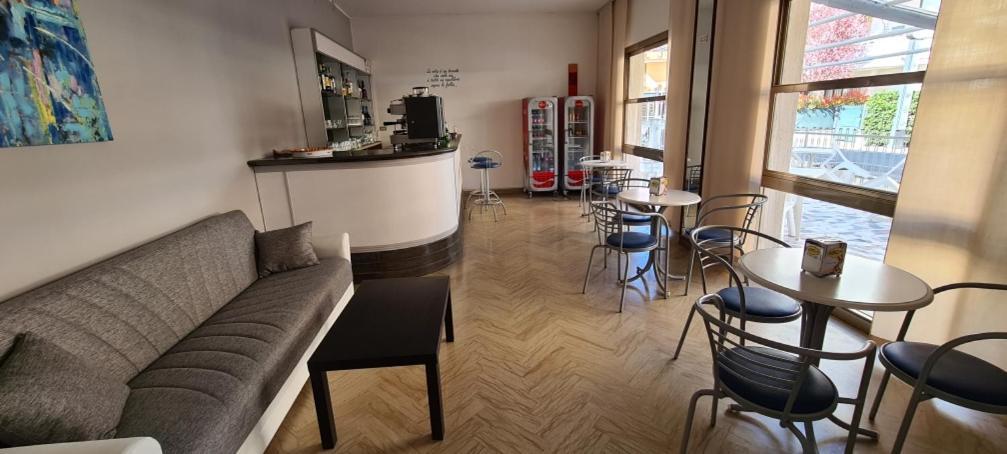 Hotel Astoria ريتشيوني المظهر الخارجي الصورة